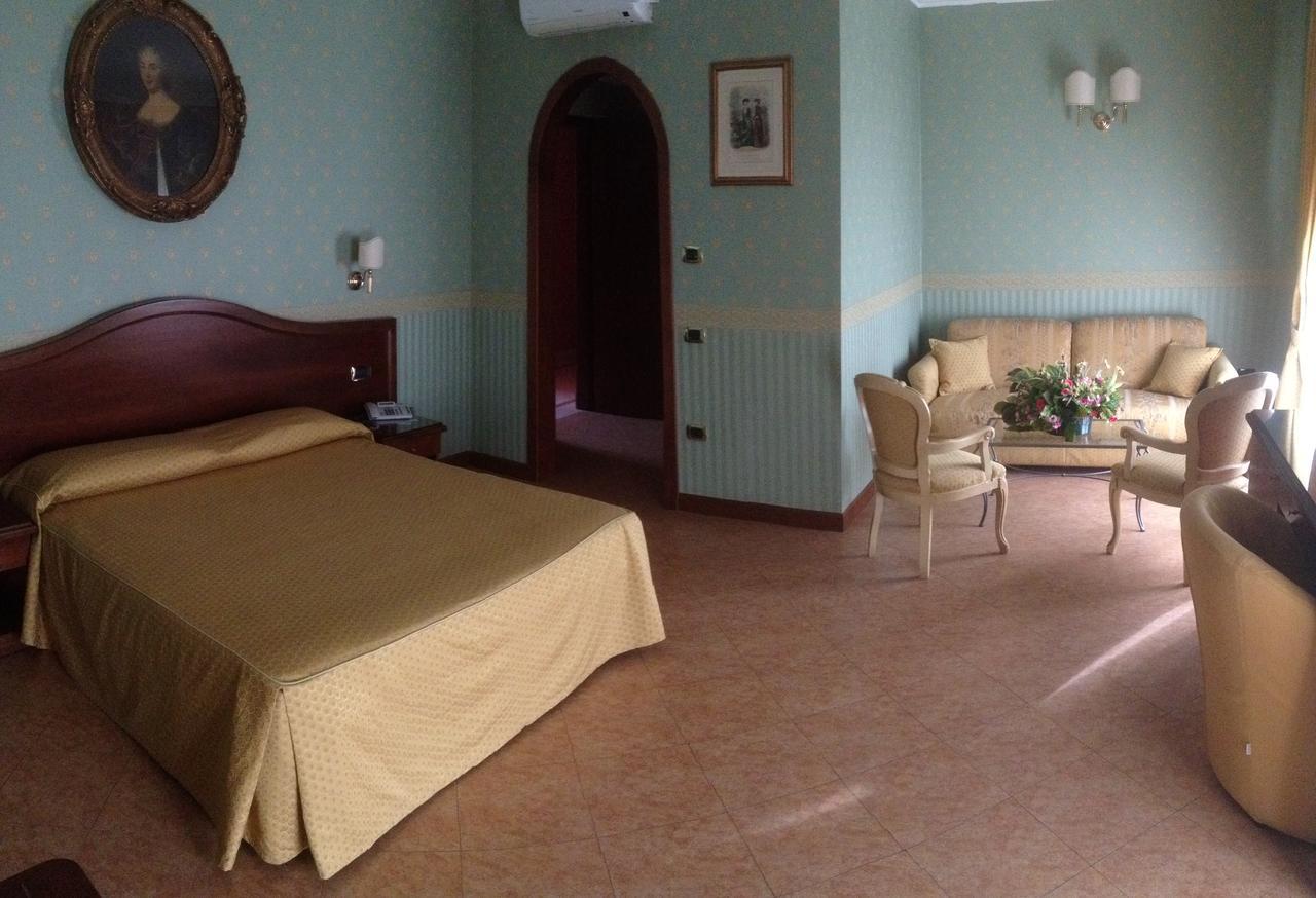 Al Boschetto Hotel Castel Volturno Exterior foto