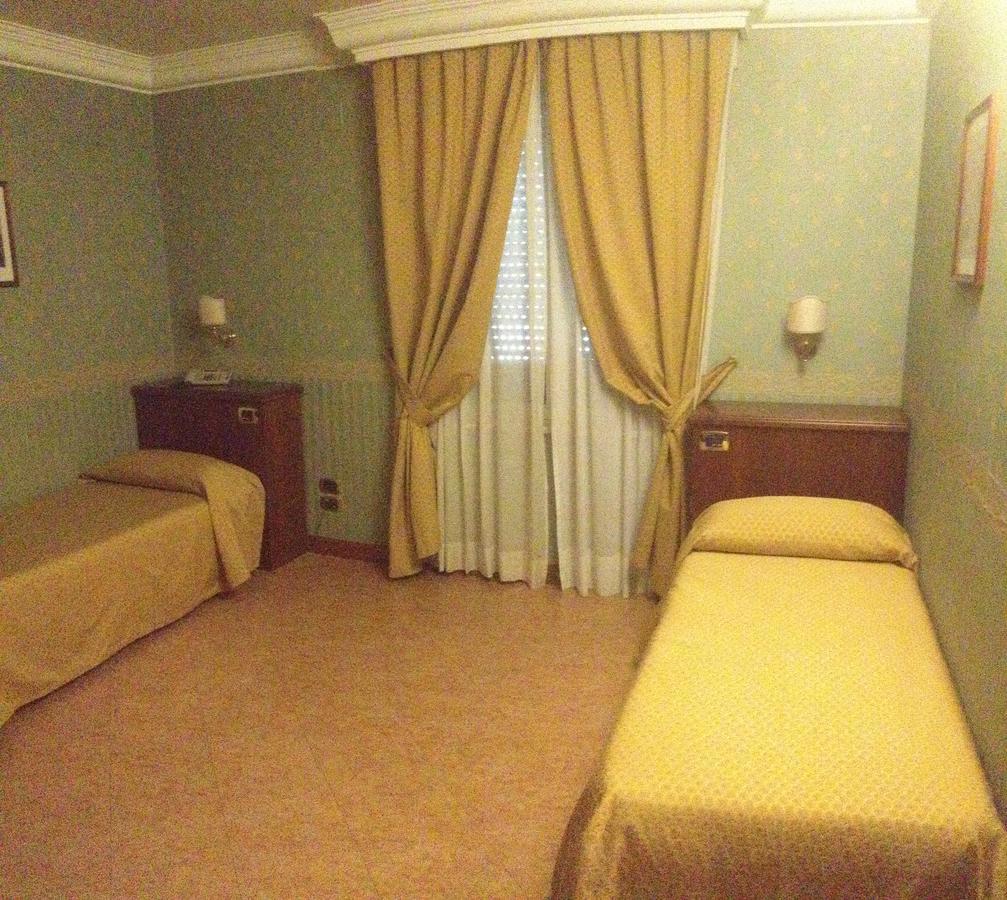 Al Boschetto Hotel Castel Volturno Exterior foto
